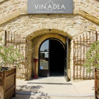 Dégustation de vins à la Vinothèque de Châteauneuf-du-Pape