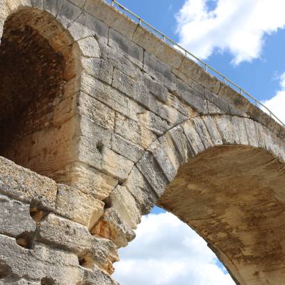 Pont Julien (Julien Bridge)