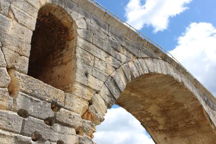 Pont Julien (Julien Bridge)