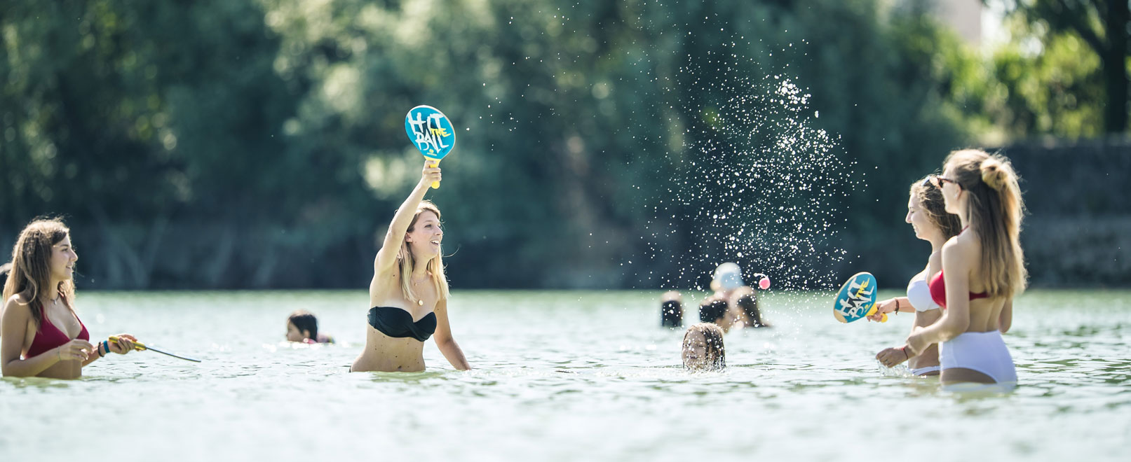 Swimming lake Provence © O’Brien