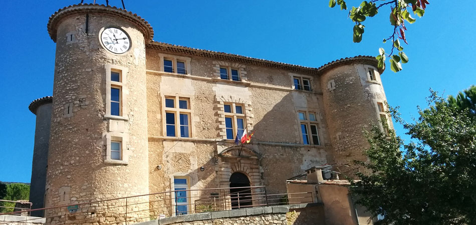 rustrel-castel
