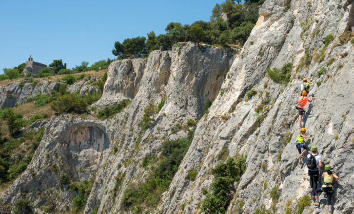 Climbing in Vaucluse @ Colombe Production