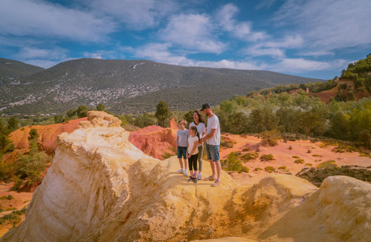 Family fun at the Colorado Provencal in Rustrel ©PLANQUE Michel