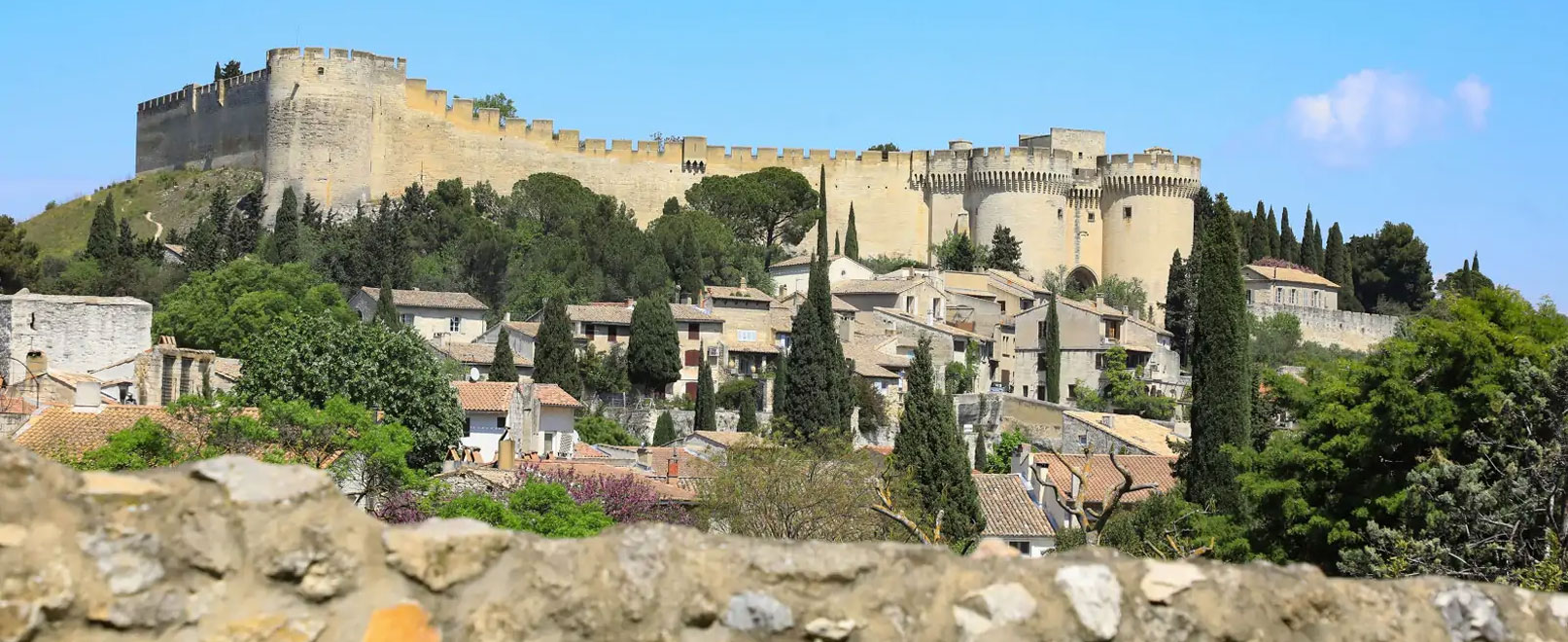 Walking in Villeneuve-lez-Avignon © Hocquel