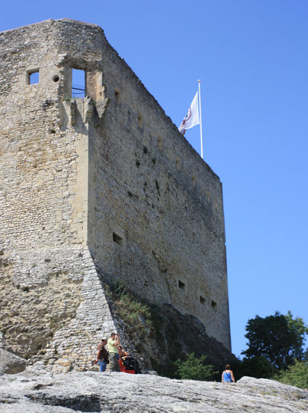A genius sleuth at the heart of the village In Vaison-la-Romaine